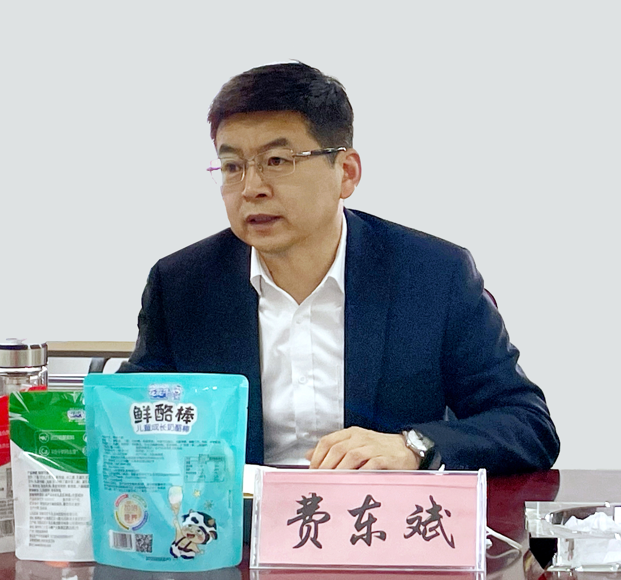 河南省委常委、副省長費東斌蒞臨 花花牛乳業集團調研